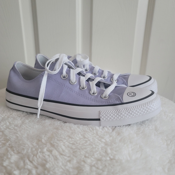 Brand New Custom Lilac Converse *please note sizing* - Picture 2 of 9
